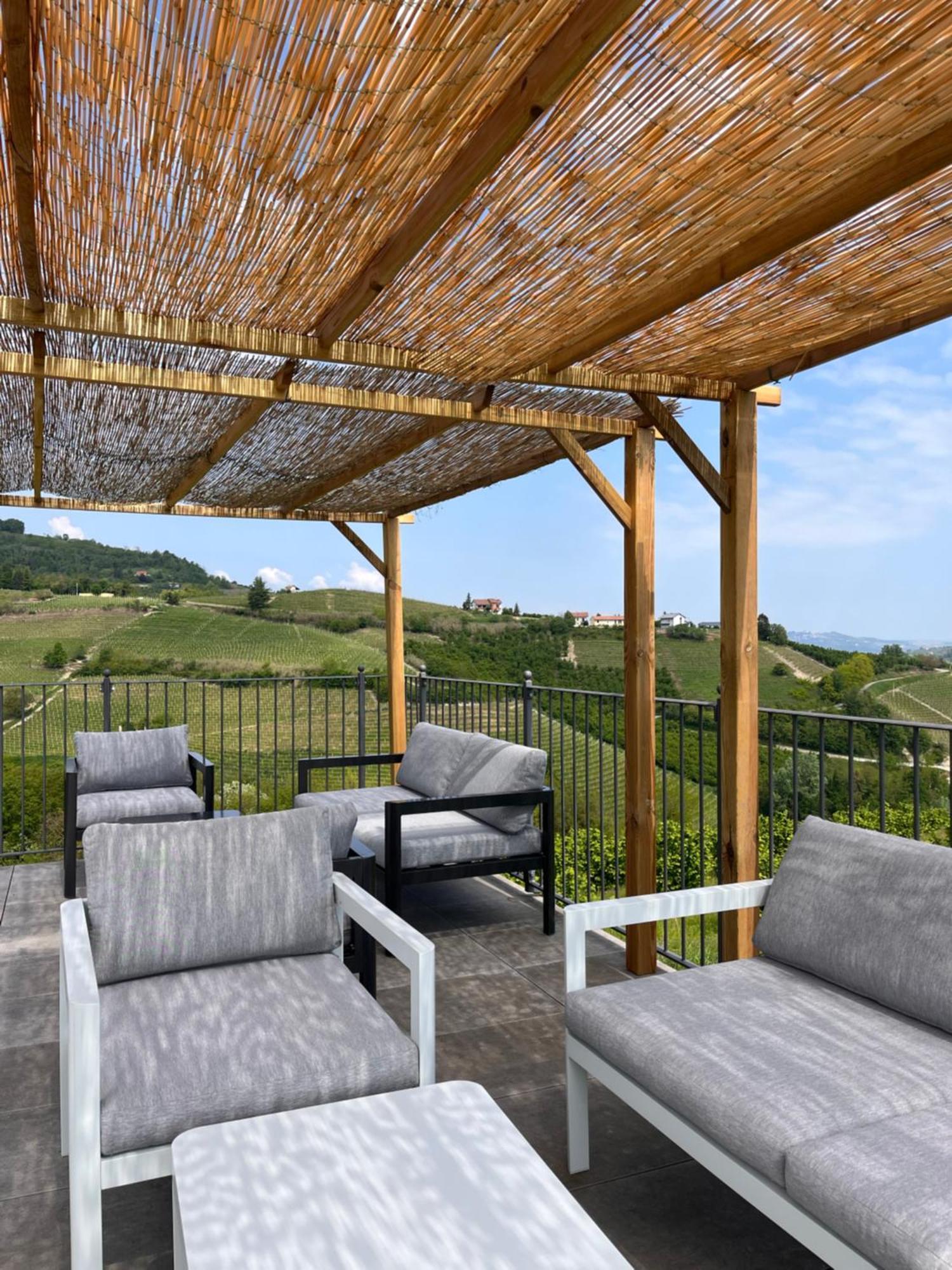 Hotel Le Cornici - Cascina Di Charme Diano dʼAlba Exteriér fotografie